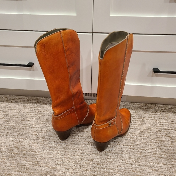 Made in Canada cowgirl/ boots - Picture 3 of 6